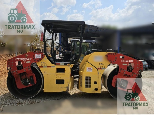 Rolo Compactador Dynapac CC424HF ano 2011