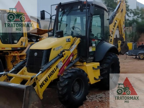 Retroescavadeira New Holland B95B 4x4 ano 2021