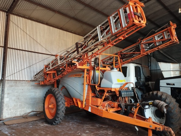 Pulverizador Autopropelido Metalfor AD3000 ano 2019