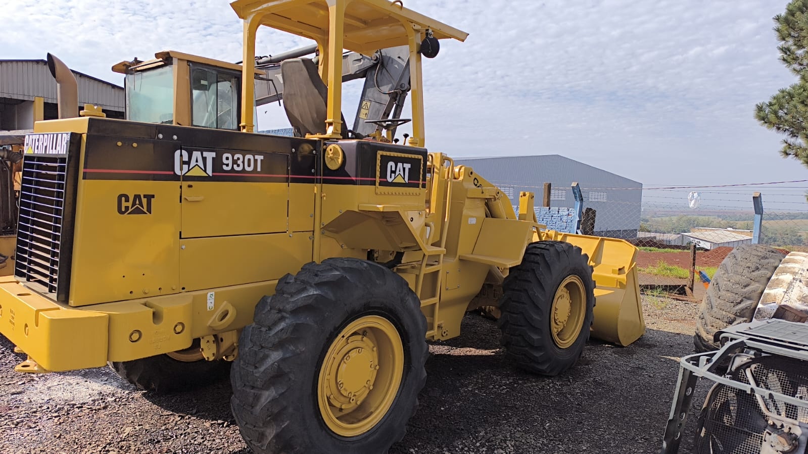 Pá Carregadeira Caterpillar 930T ano 1994
