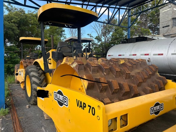 Rolo Compactador Müller VAP70 ano 2008