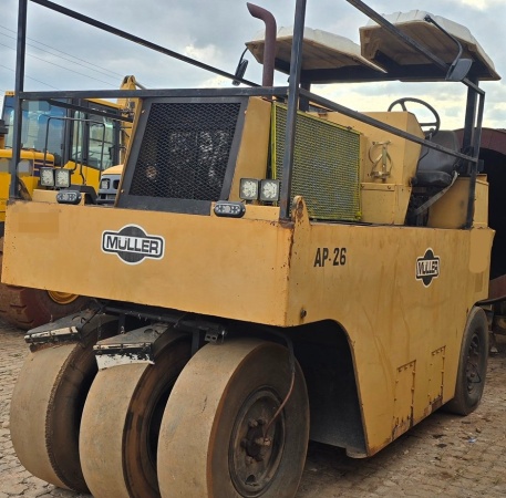 Rolo Compactador Müller AP26 ano 2004 - AP26 - Pavimentação e Infraestrutura