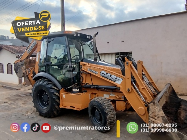 Retroescavadeira Case 580 N  ano 2015