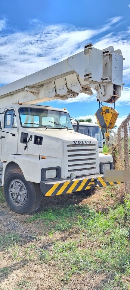 Caminhão Volvo N10 ano 1998