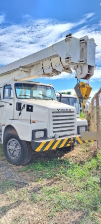 Caminhão Volvo N10 ano 1998