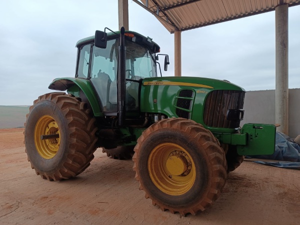 Trator John Deere 6180J ano 2016 - 6180J - Máquinas Agrícolas