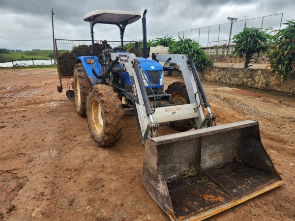 Trator New Holland TT4.75 ano 2022