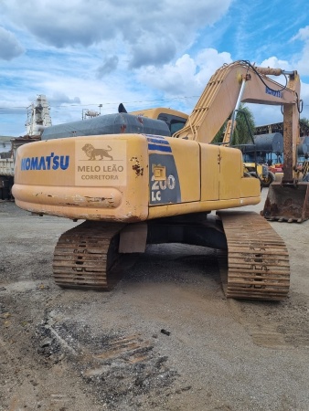 Escavadeira Komatsu PC 200 LC ano 2007