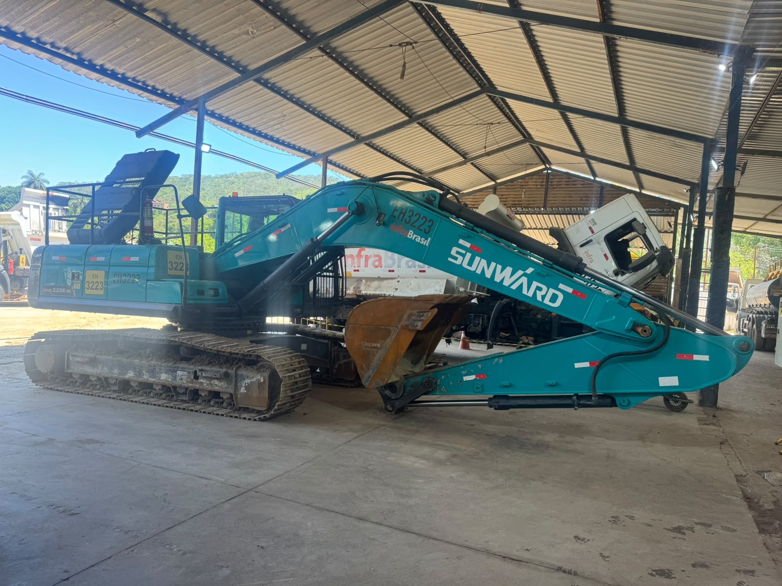 Escavadeira Sunward SWE225E-3H ano 2024