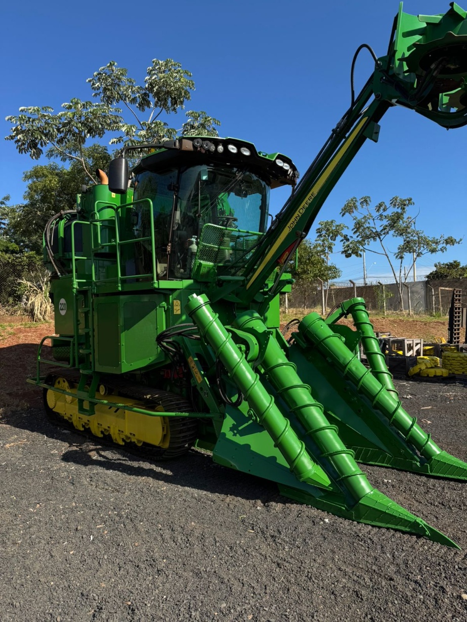 Colheitadeira John Deere CH570 ano 2021