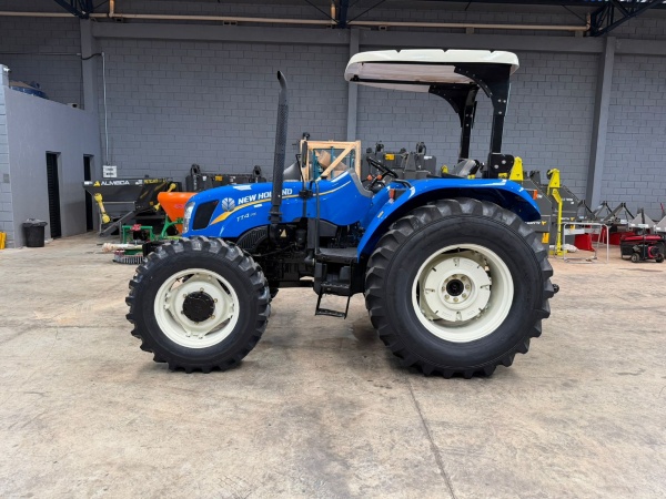 Trator New Holland TT4.75 ano 2023