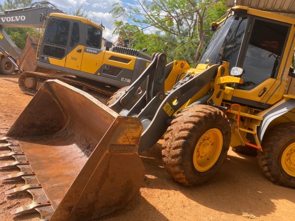 Pá Carregadeira Volvo L60F ano 2021
