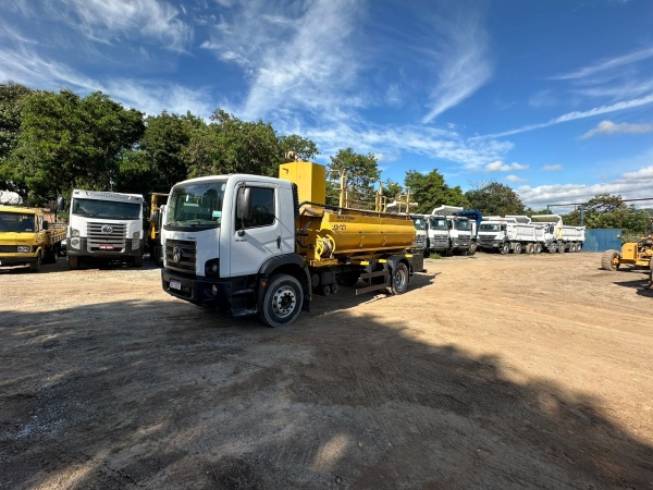 Caminhão Volkswagen 15190 4X2 ano 2019 - 15190 4X2 - Caminhões e Carretas
