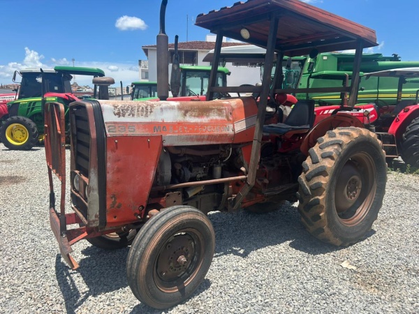 Trator Massey Ferguson 235 ano 1979