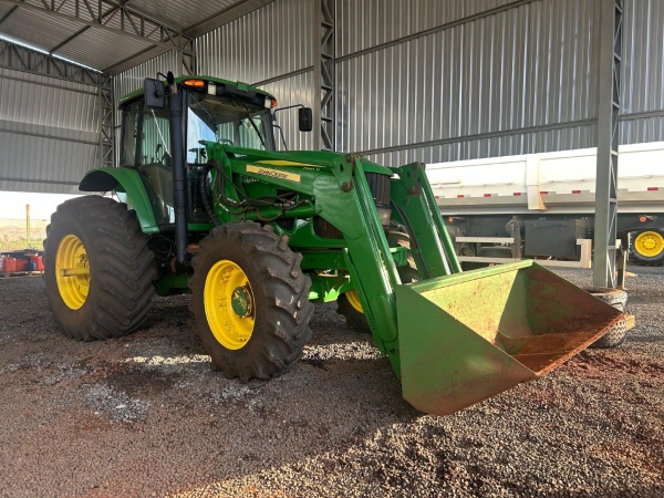 Trator John Deere 6190J ano 2017