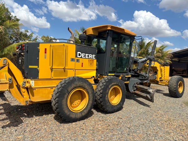 Motoniveladora John Deere 670G ano 2016