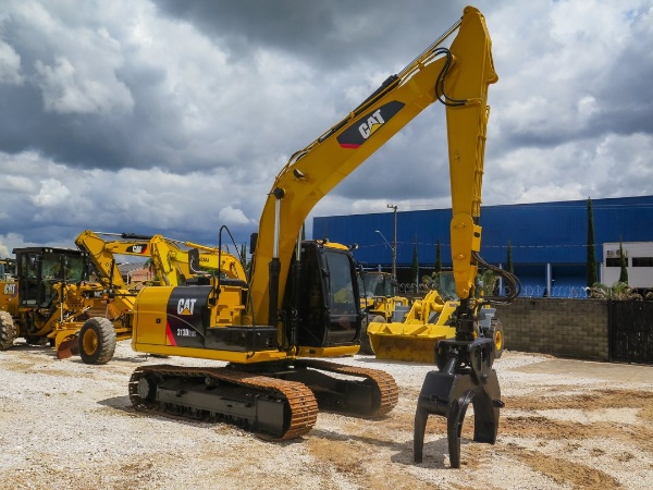 Escavadeira Caterpillar 313D2GC ano 2018