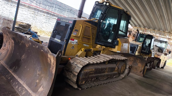 Trator de Esteira Caterpillar D6K ano 2008