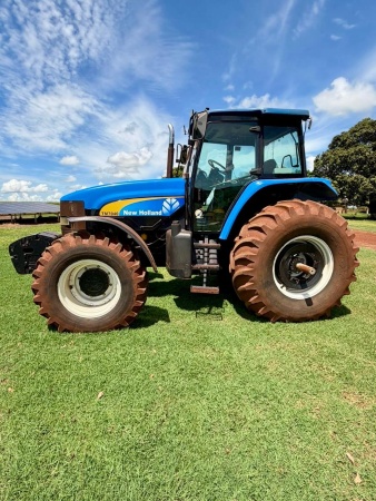Trator New Holland TM 7040 ano 2013
