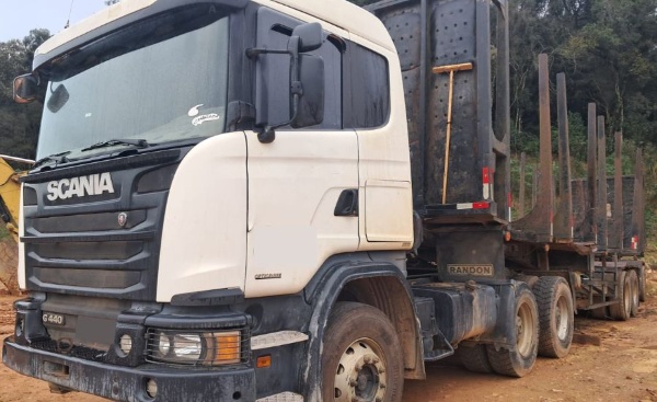 Caminhão Scania G 440 ano 2015