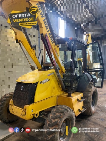 Retroescavadeira New Holland B95B 4x4 ano 2021