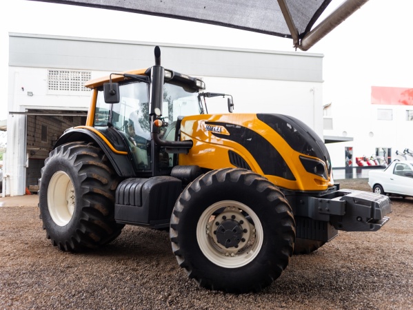 Trator Valtra BH 184 ano 2016