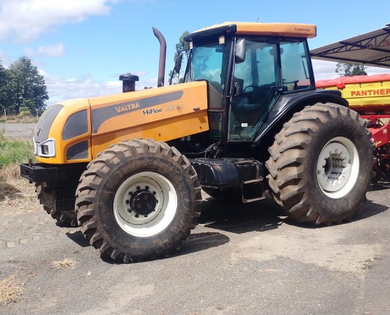 Trator Valtra BH 165 ano 2009 - BH 165 - Máquinas Agrícolas