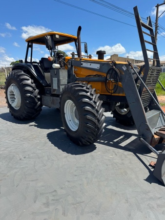 Trator Valtra BH 180 Hiflow ano 2015