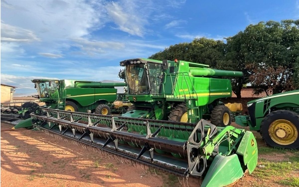 Colheitadeira John Deere 9770 ano 2012