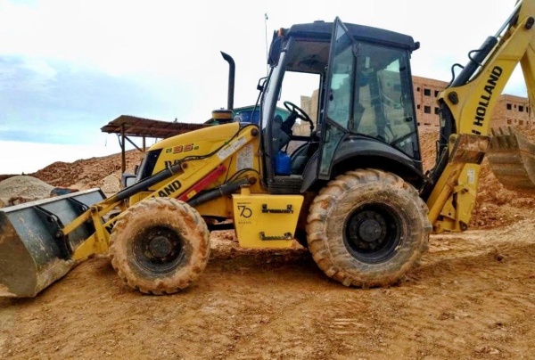 Retroescavadeira New Holland B95B ano 2021