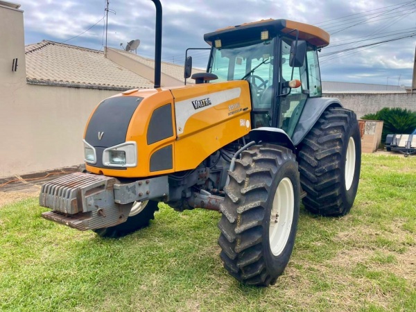Trator Valtra BM125i ano 2010