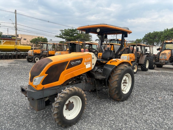 Trator Valtra A750F ano 2016 - A750F - Máquinas Agrícolas