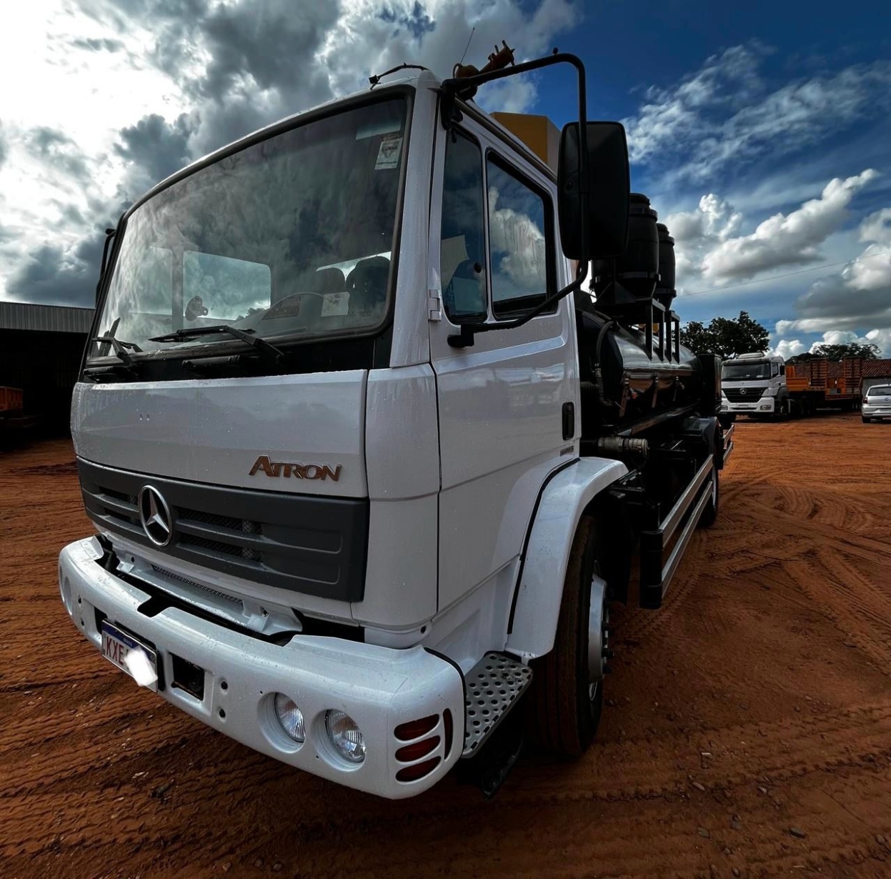 Caminhão Mercedes Benz Atron 1719