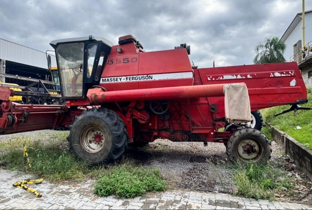 Colheitadeira Massey Ferguson MF 5650 ano 1991