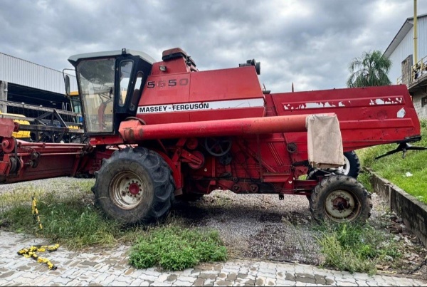 Colheitadeira Massey Ferguson MF 5650 ano 1991