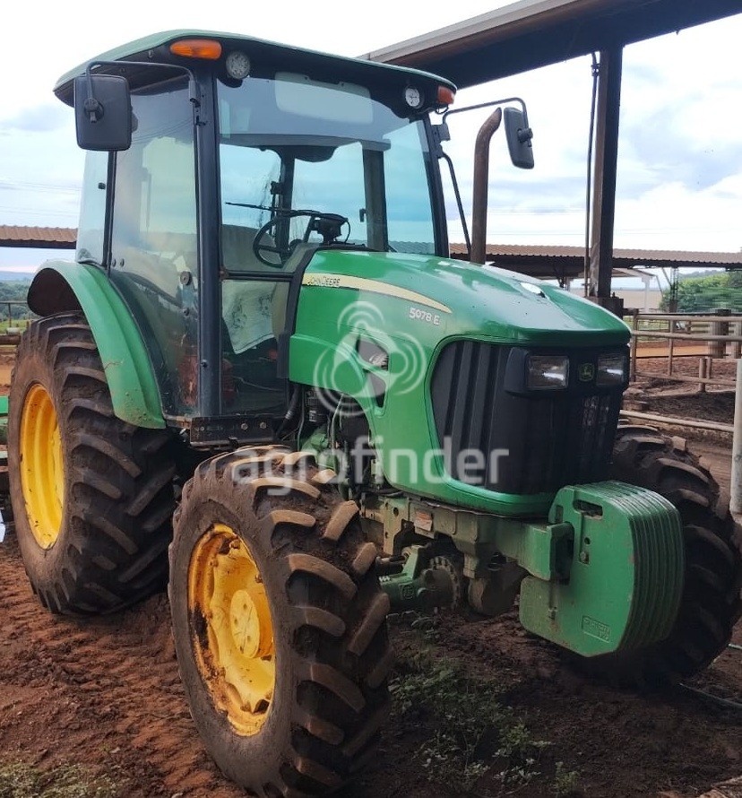 Trator John Deere 5078 E ano 2014 - 5078 E - Máquinas Agrícolas