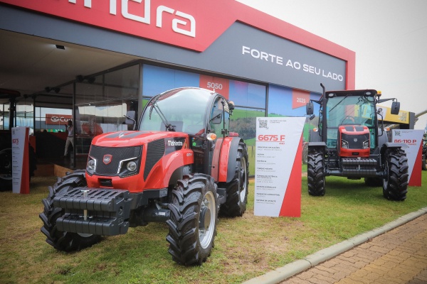 Trator Mahindra 6675 F ano 2026