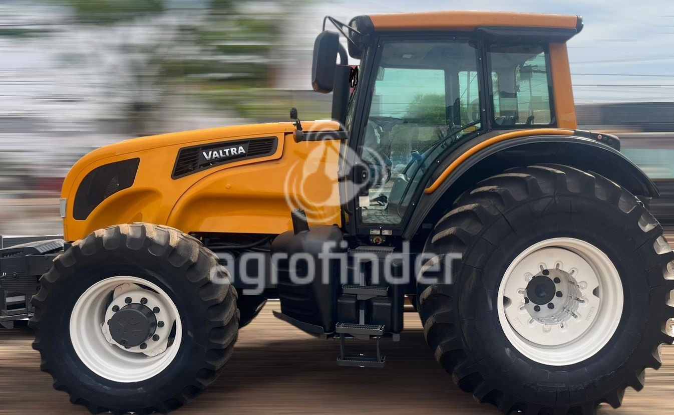 Trator Valtra BH 210 ano 2013
