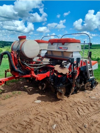 Plantadeira Jumil EXACTA PD 3070 ano 2013