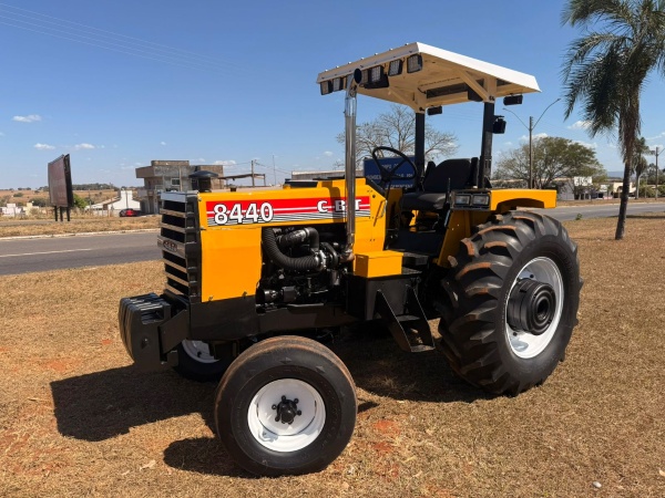 Trator CBT 8440 ano 1986