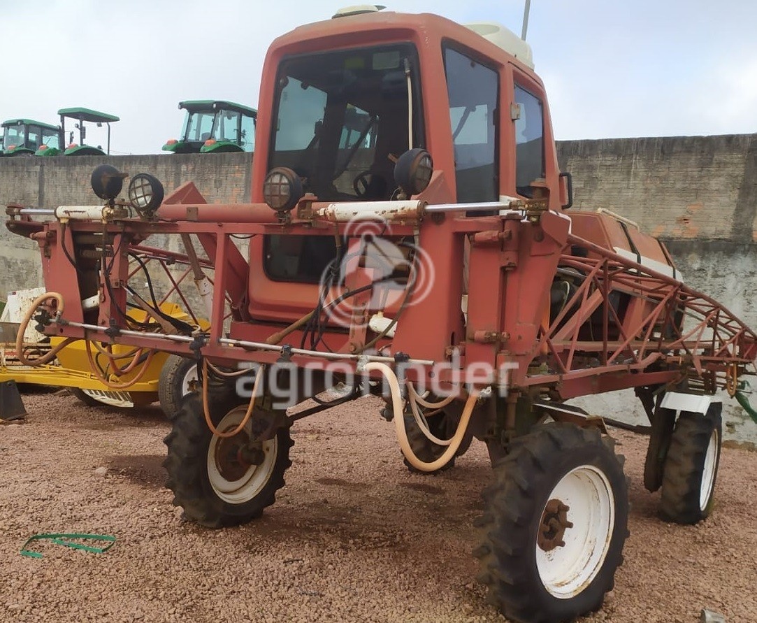 Pulverizador Autopropelido Damac 1500 litros ano 1998