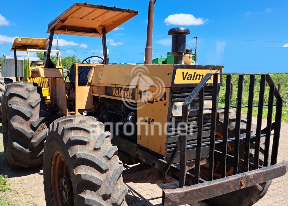 Trator Valmet 118-4 ano 1988