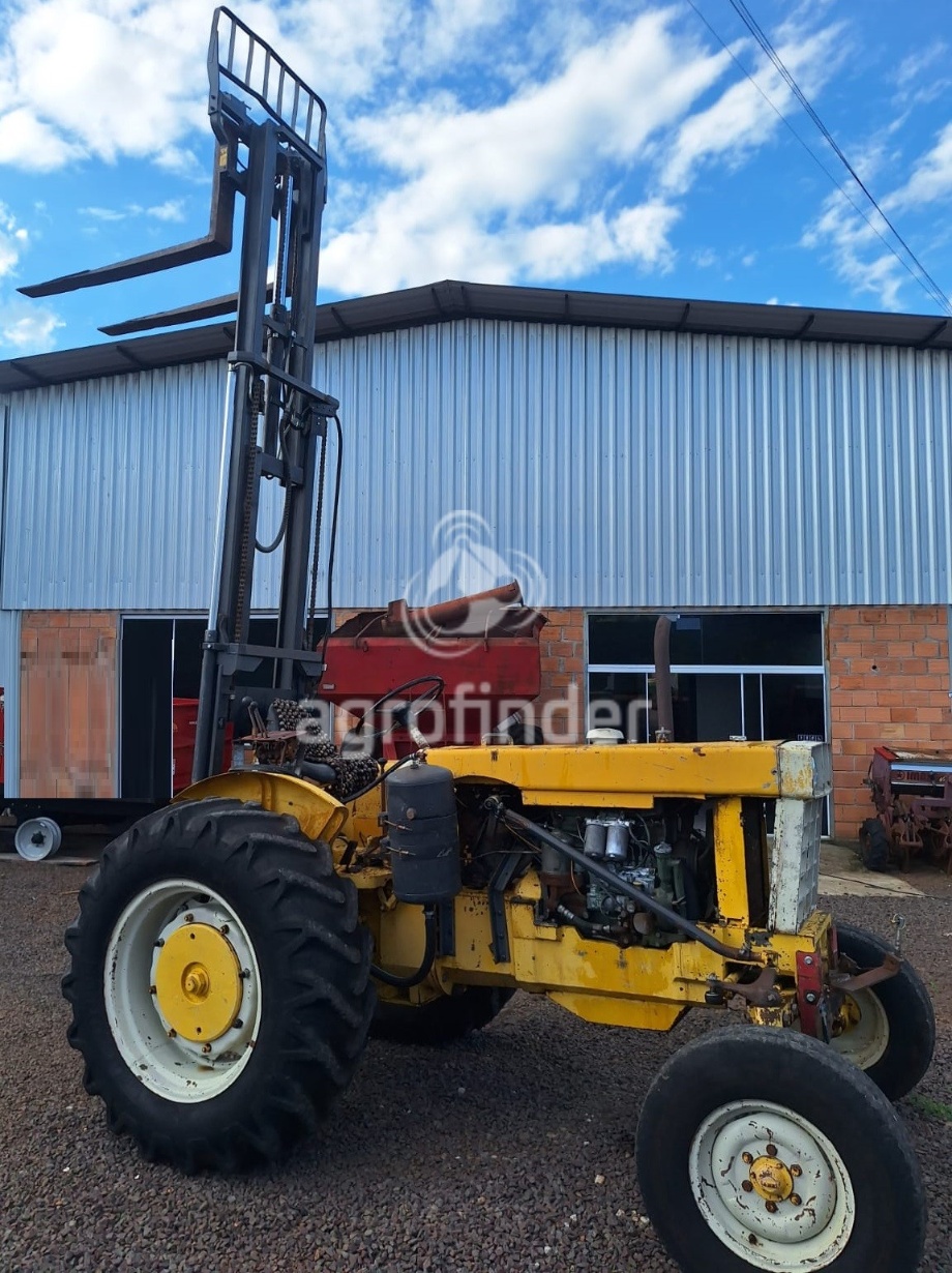 Trator CBT 1065 ano 1974