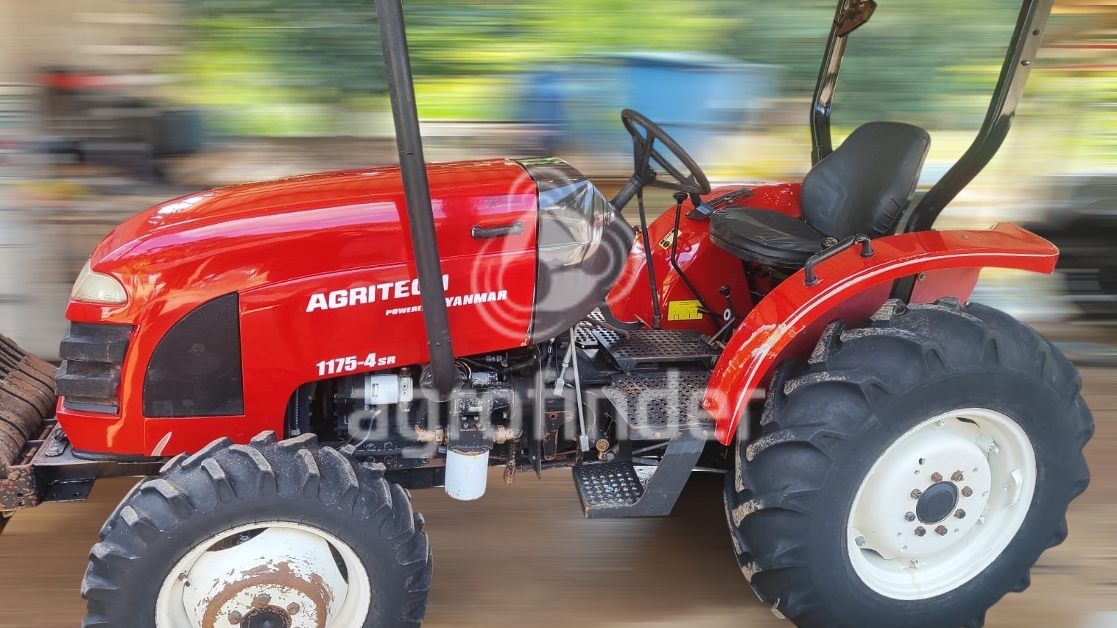 Trator Yanmar 1175-4 ano 2013