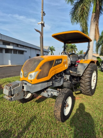 Trator Valtra A650 ano 2017