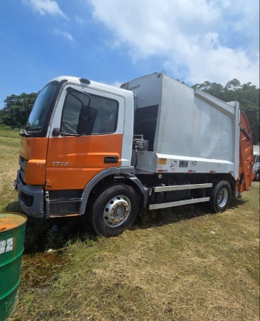 Caminhão Mercedes Benz Atego 1719 ano 2018