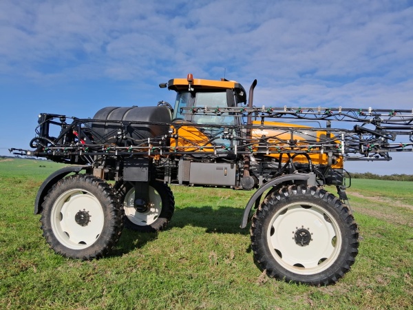 Pulverizador Valtra BS 3120 H Hitech