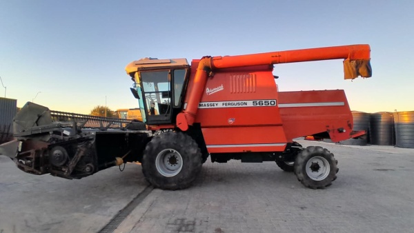 Colheitadeira Massey Ferguson MF 5650 ano 2007