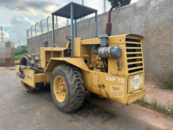 Rolo Compactador Müller VAP70 ano 1982