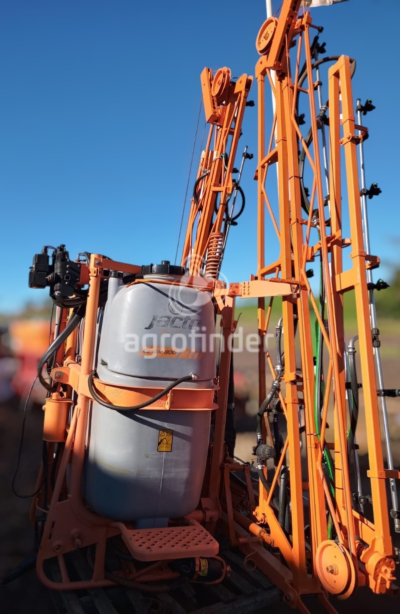 Pulverizador Jacto CONDOR 800 ano 2016